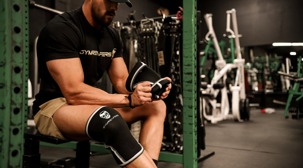 What is the purpose of knee sleeves for powerlifting?