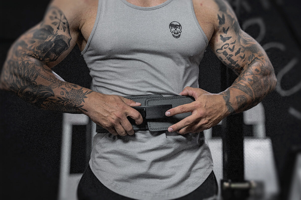 Athlete wearing the best leverbelt for powerlifting