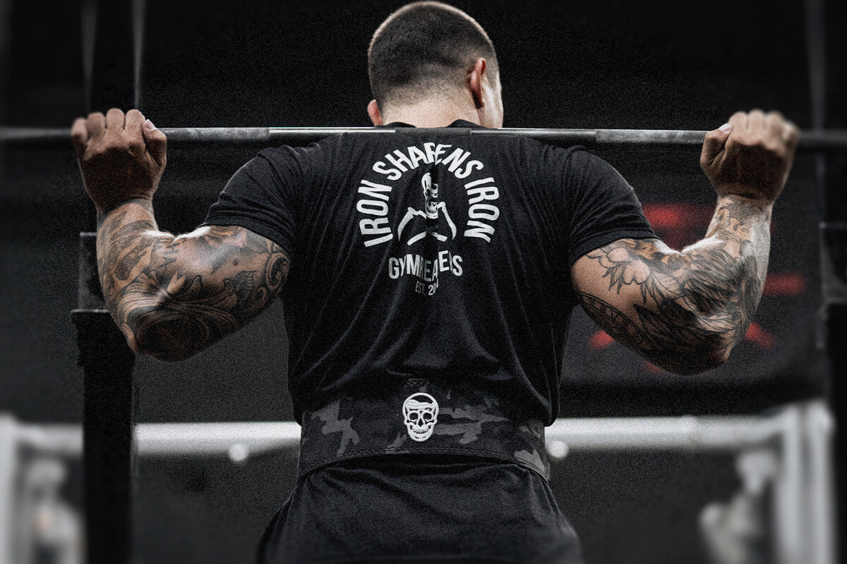 weightlifter using the best lever belt for the gym