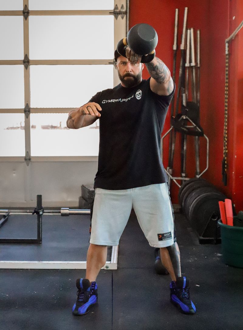 7 benefits of single-arm kettlebell swings