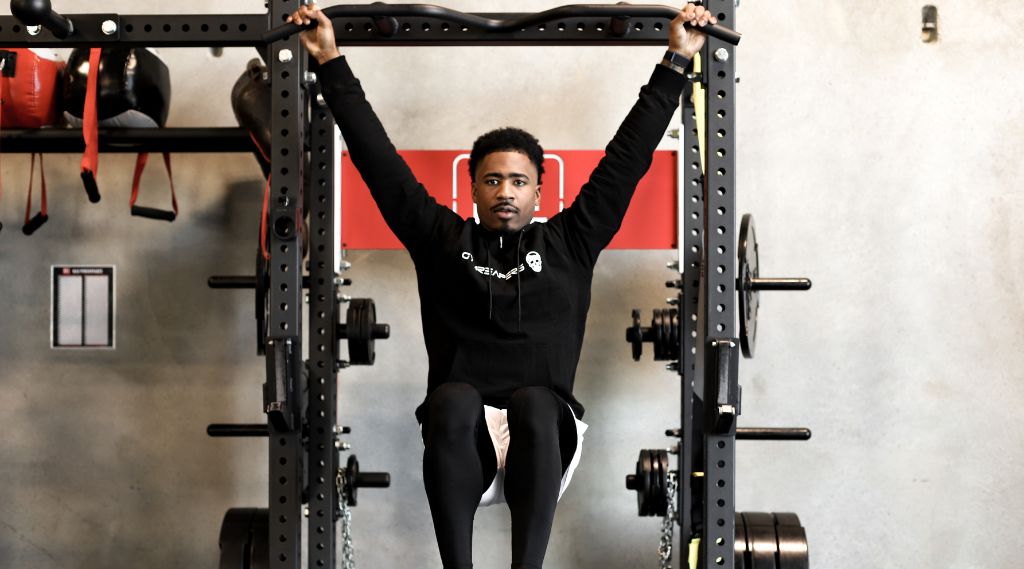 who should not use lifting straps for pull-ups