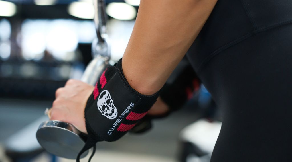 Should you wear wrist wraps if you have weak wrists?