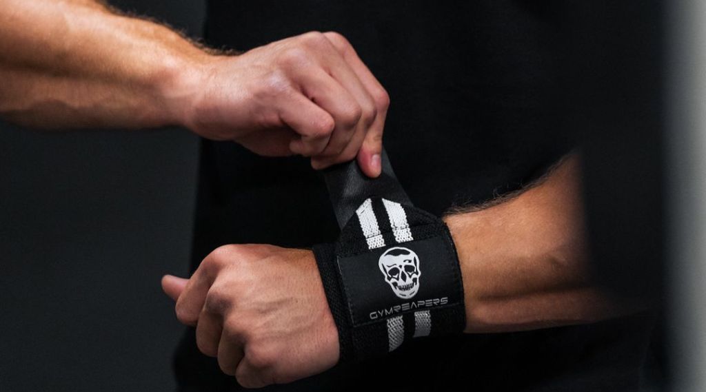 Wrist wraps for benching: 4 tips for wearing them correctly